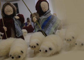 Um presépio tricotado pelos seniores do projeto Idade Maior
