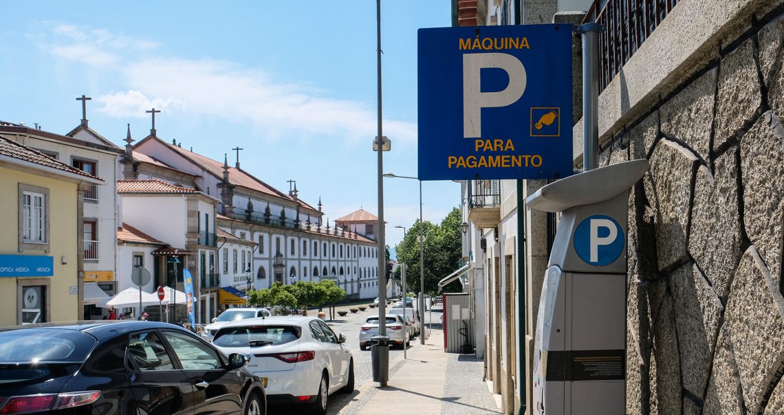 Estacionamento volta a ser pago no centro da vila a 1 de junho