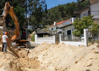 Em curso as obras de alargamento da rede de saneamento em Mansores