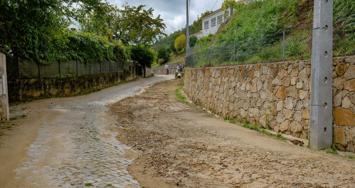 Arranca esta semana a empreitada de beneficiação da via de Socorrais à Remolha, em Várzea