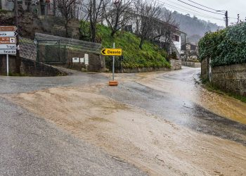 Obras de alargamento da rede de saneamento em Urrô e Rossas em fase de conclusão