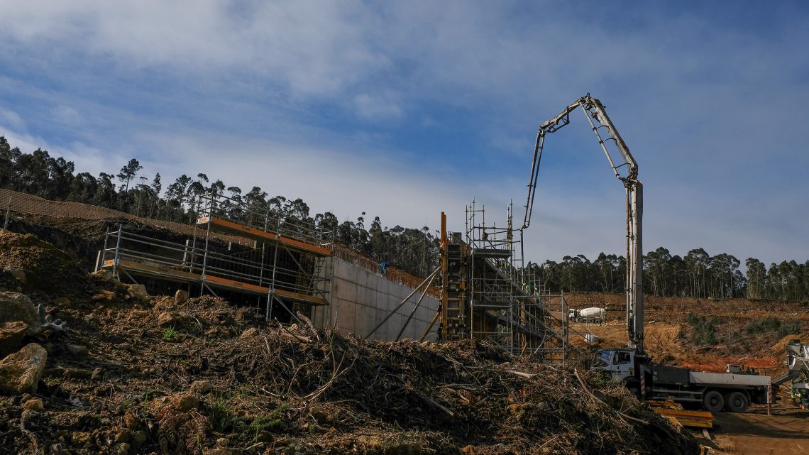 Executivo Municipal visita obras de ligação do Parque de Negócios de Escariz à A32
