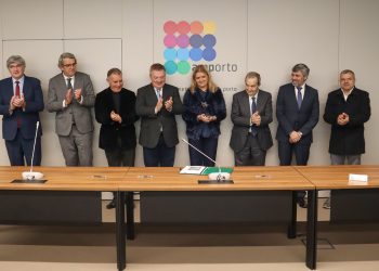 Assinado contrato para nova concessão de autocarros da rede pública de transportes