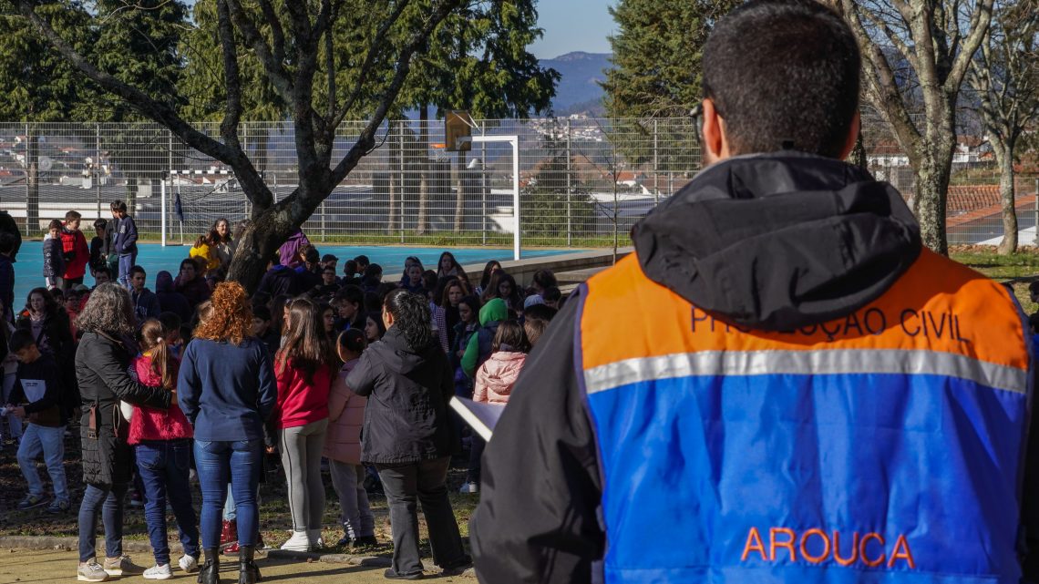 Dia Internacional da Proteção Civil marcado por simulacro na Escola Básica de Arouca
