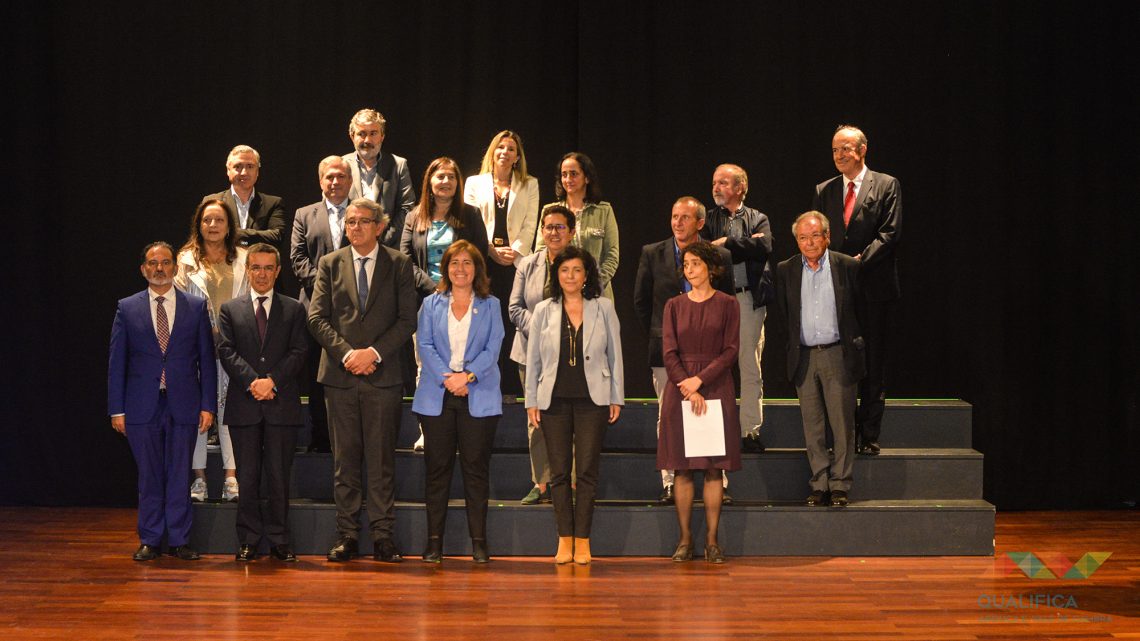 Educação e formação de adultos: oficializada a constituição da Rede Qualifica Arouca e Vale de Cambra