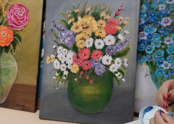 Alunos da Academia Sénior expõem pinturas e trabalhos manuais na Biblioteca Municipal