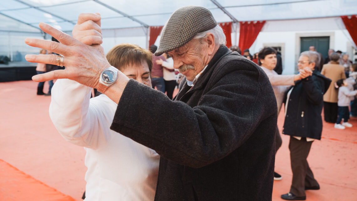 “Há Baile na Aldeia” em Fermêdo