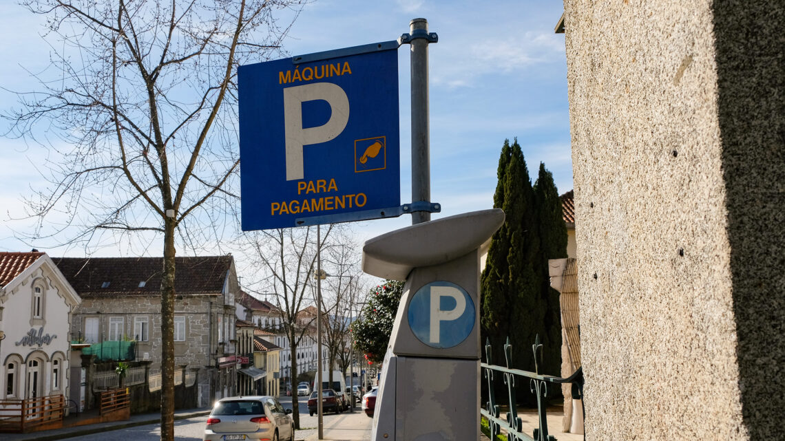 Proposta de alteração do regulamento das zonas de estacionamento de duração limitada em consulta pública