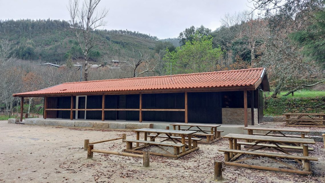 Candidaturas abertas para cessão de exploração do equipamento de apoio da zona balnear da Paradinha