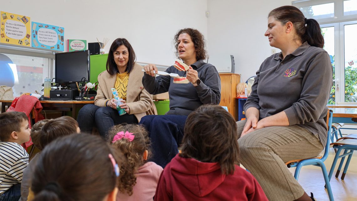 Oferecidos kits de higiene oral às crianças do ensino pré-escolar público em Arouca