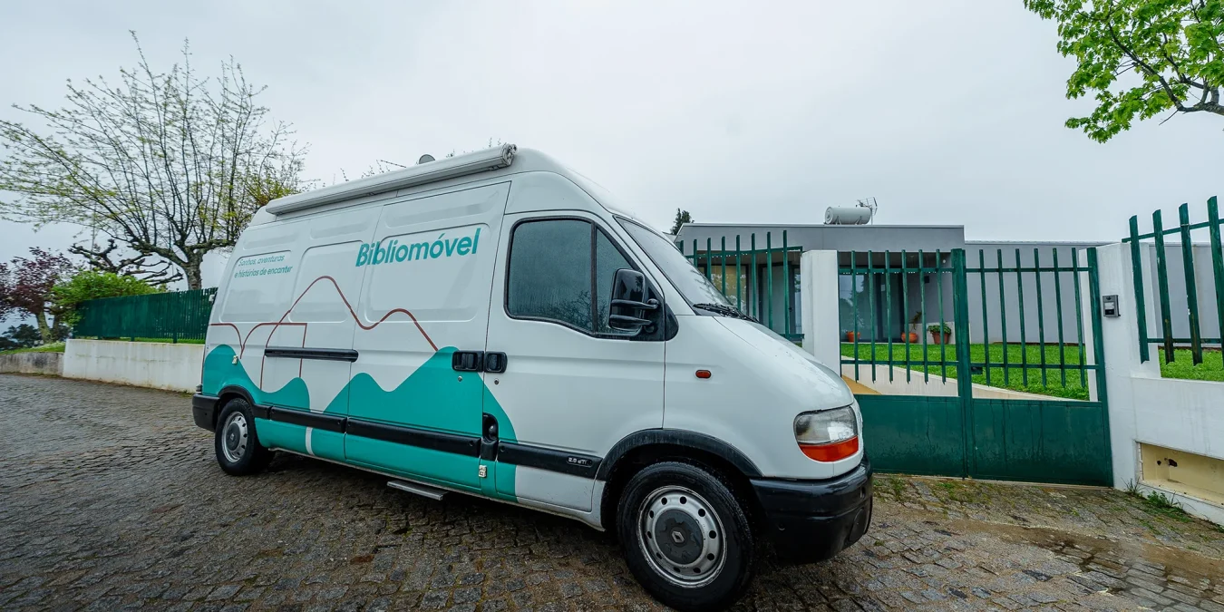 Biblioteca Itinerante: Bibliomóvel e Bibliomala