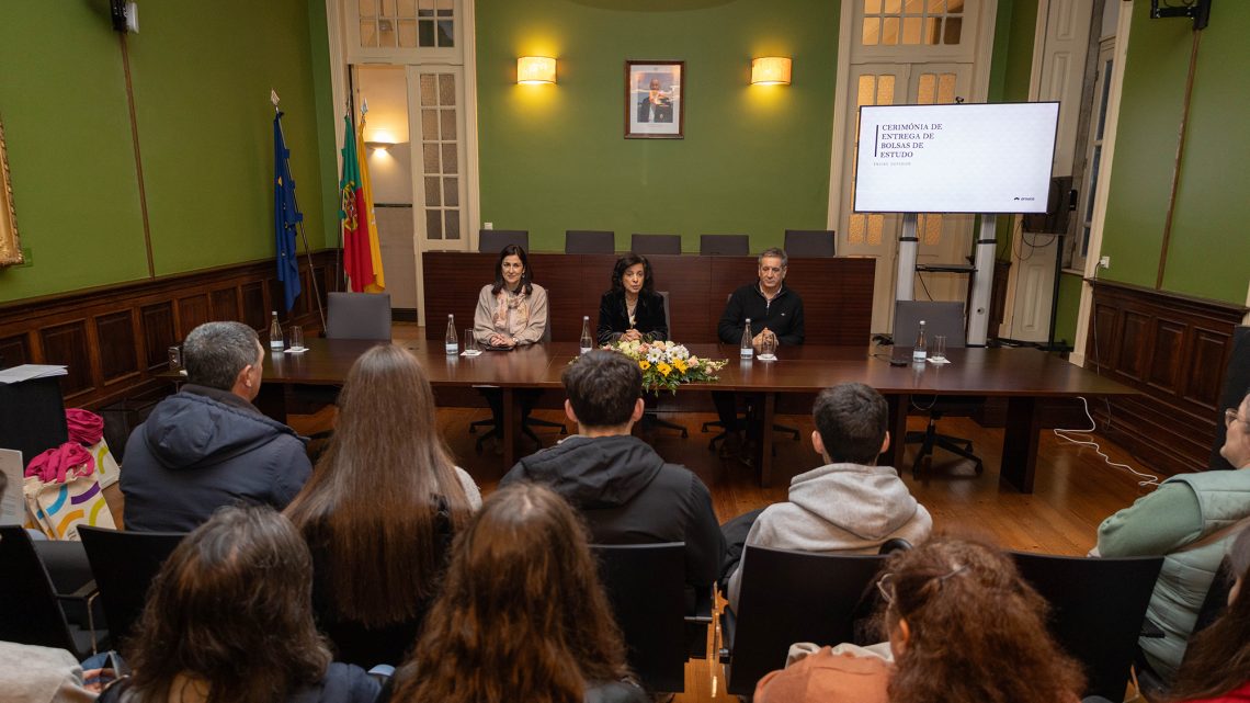 Município investe mais de 90 mil euros em bolsas de estudo para jovens estudantes do ensino superior